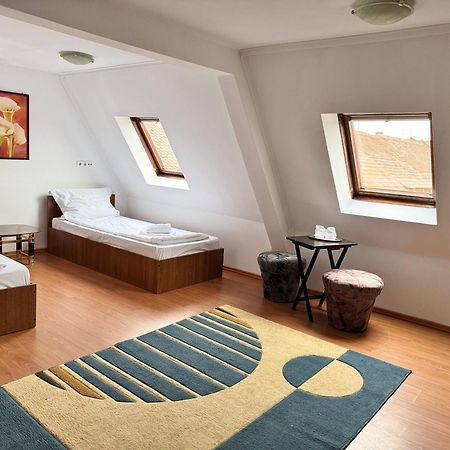 Hotel Complex Select à Mediaş Extérieur photo