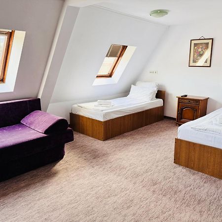Hotel Complex Select à Mediaş Extérieur photo