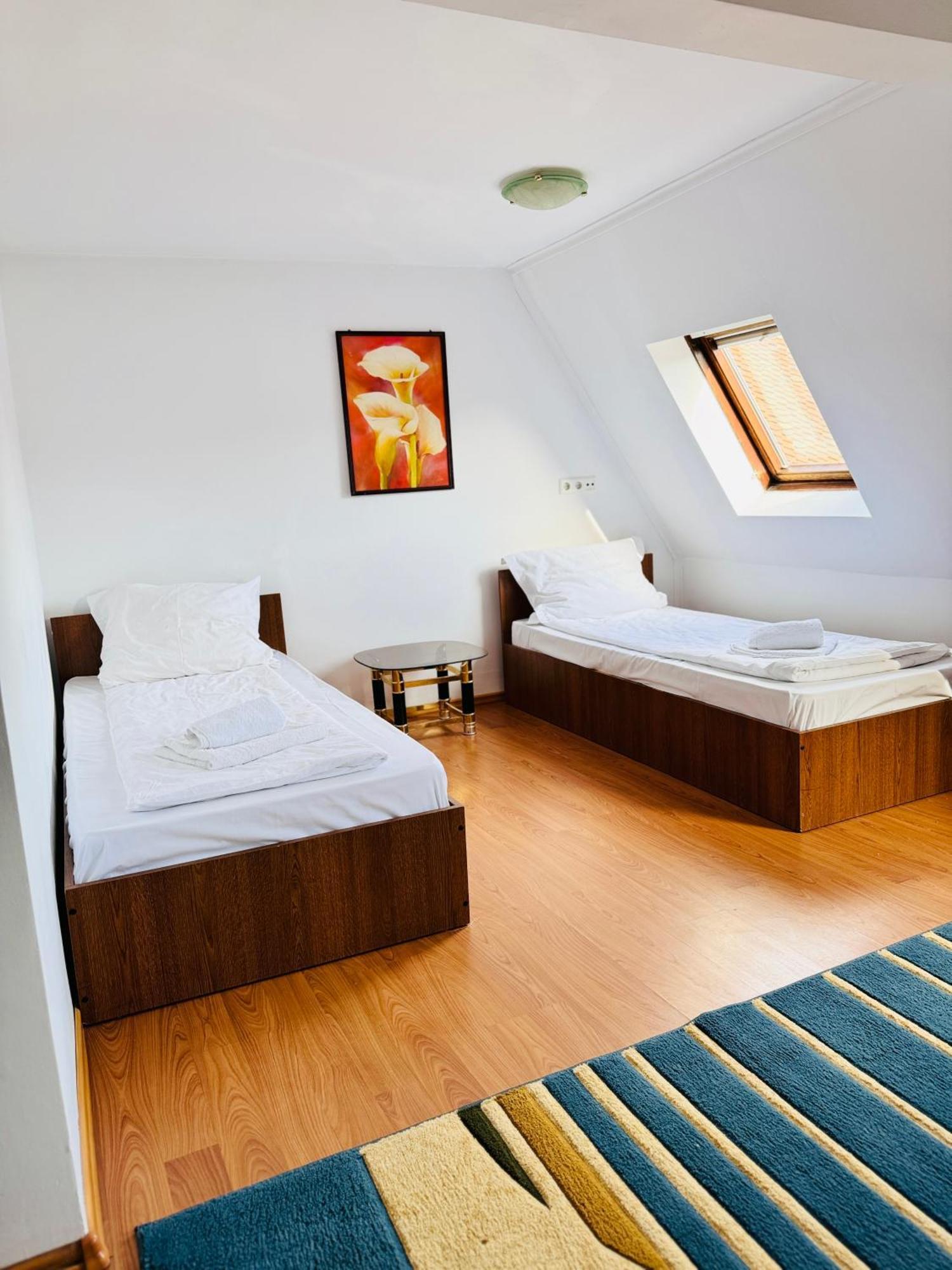 Hotel Complex Select à Mediaş Extérieur photo