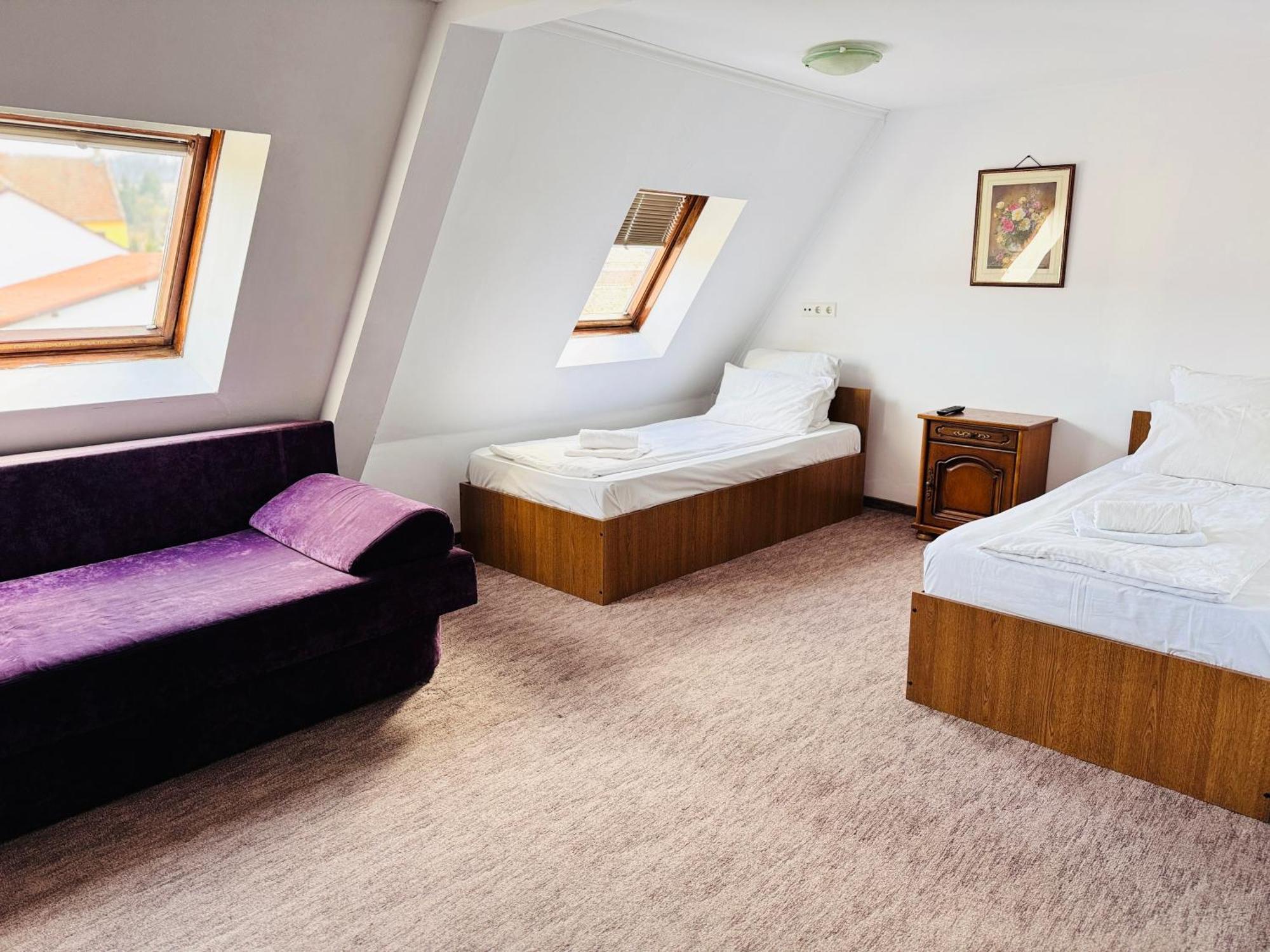 Hotel Complex Select à Mediaş Extérieur photo