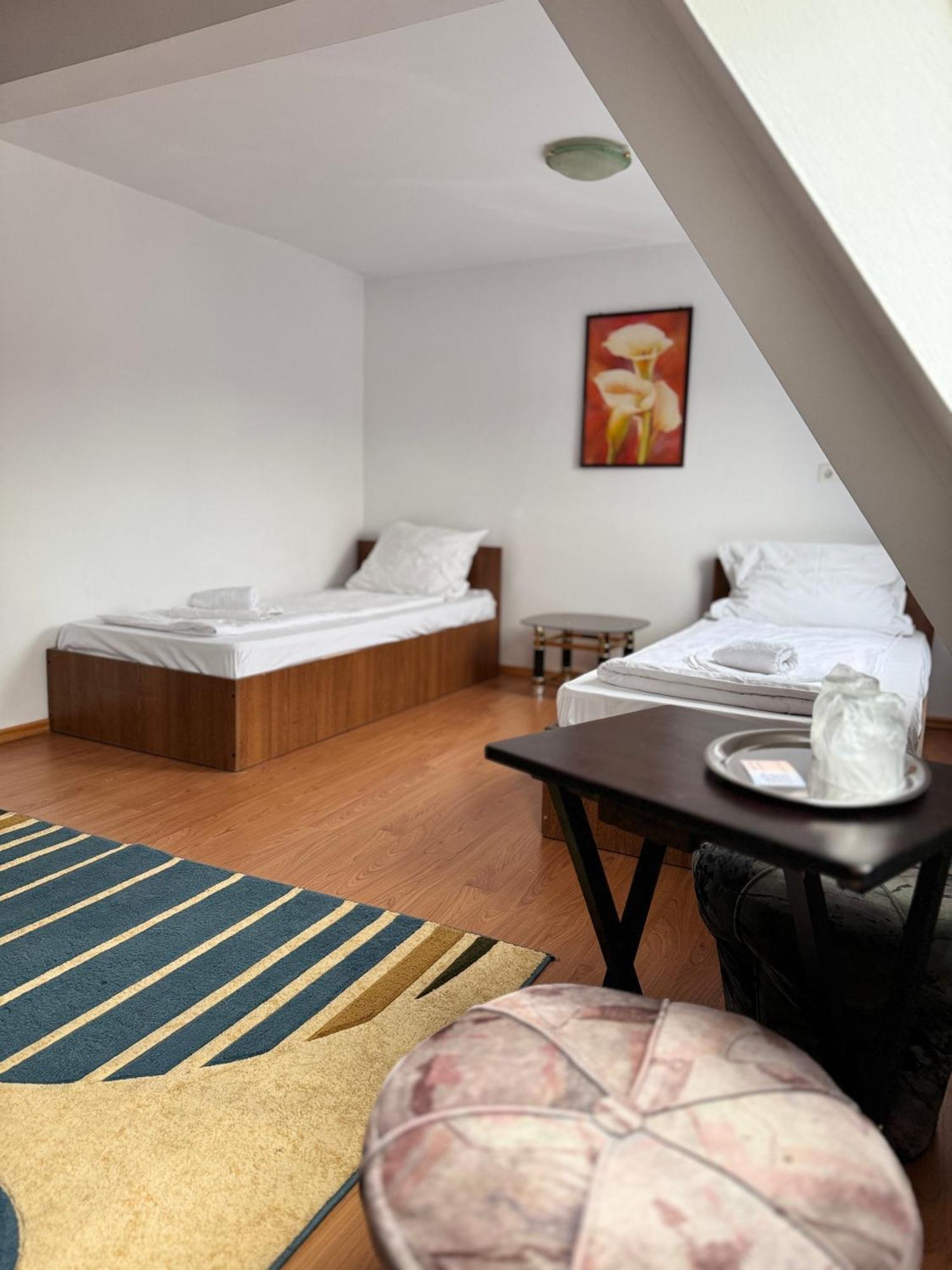 Hotel Complex Select à Mediaş Extérieur photo
